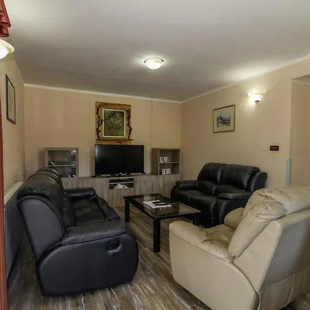 Linda In Lovrinići Ferienhaus