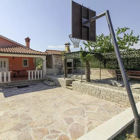 Linda In Lovrinići *