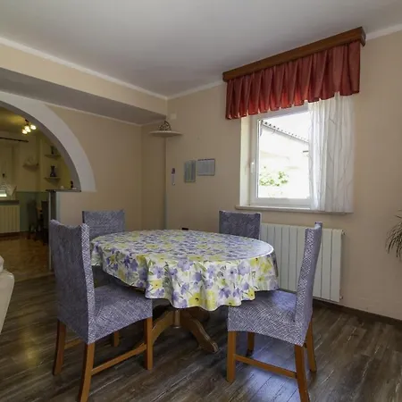Holiday home Linda In Lovrinici Pazin